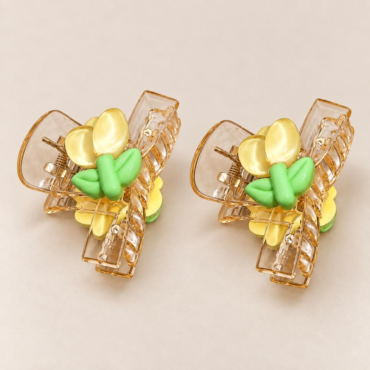 Aesthetic Flower Hair Claw Clip for Girls | Korean Style Transparent Clutcher